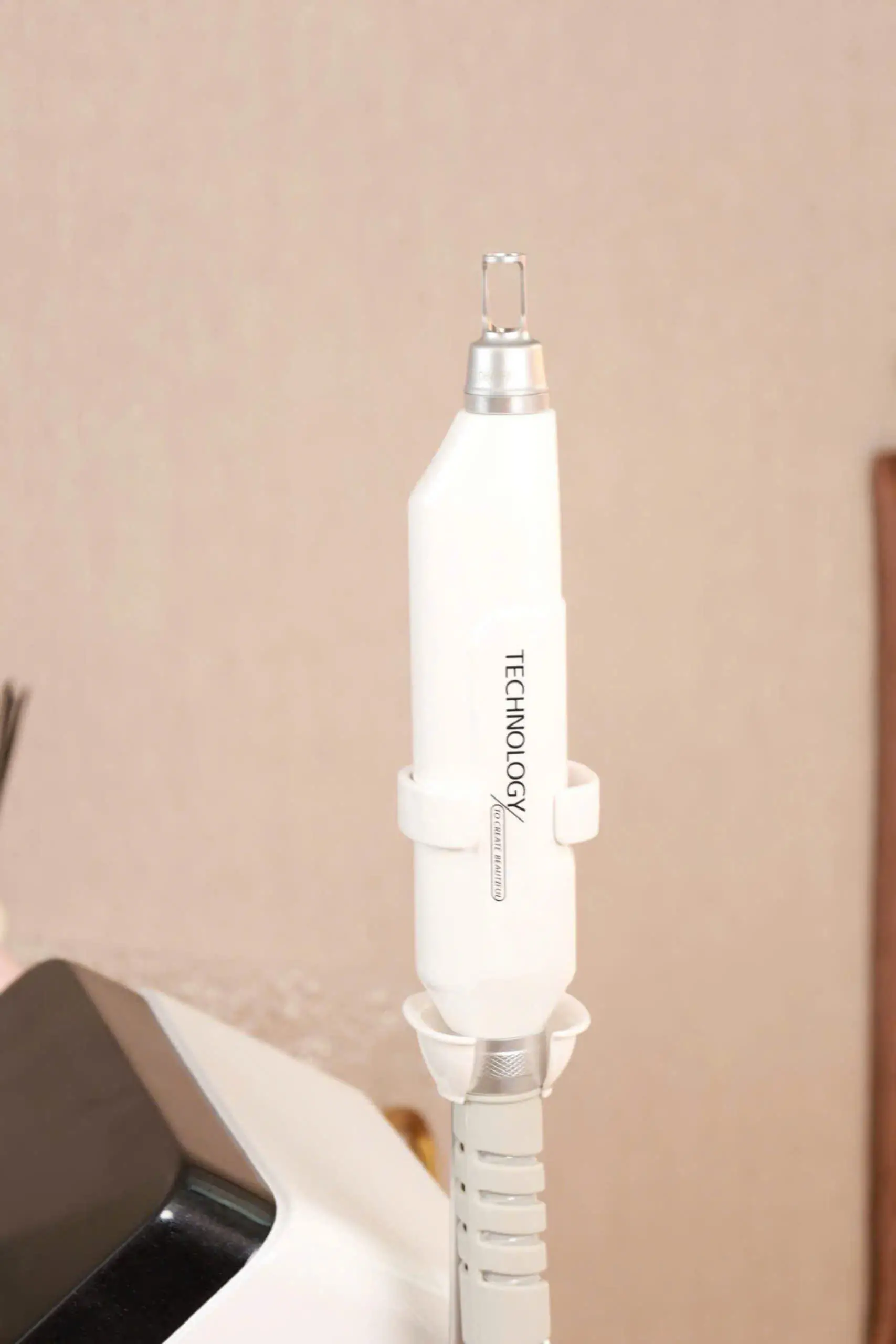 gioi thieu ve may laser xoa xam sapphire 6715e79d621d8