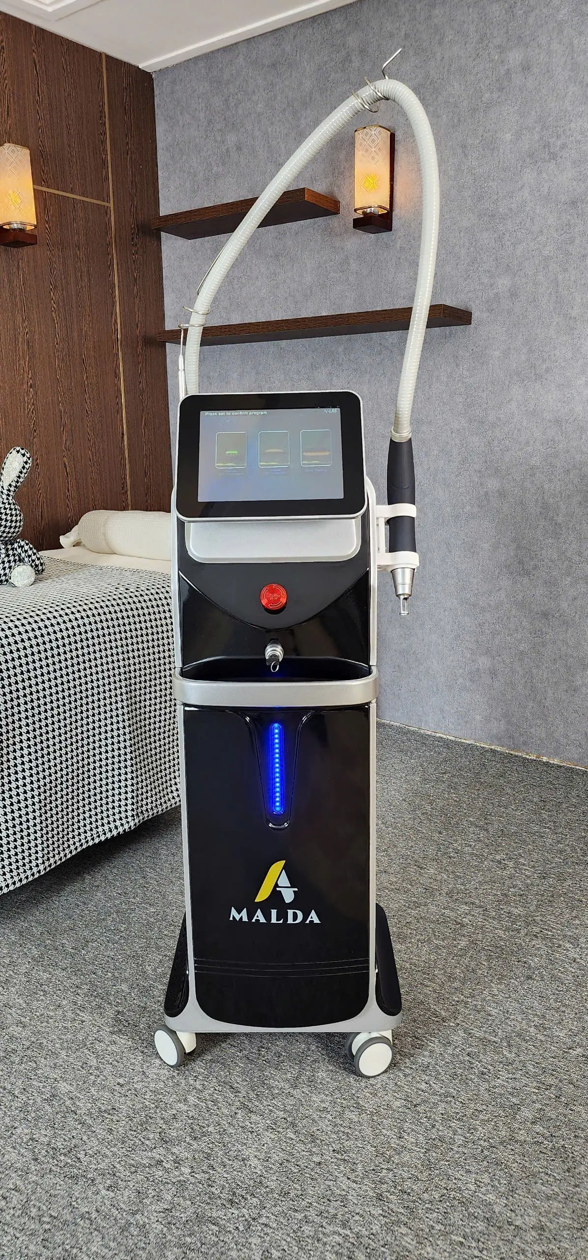 may laser xoa xam malda 6715ea576f391